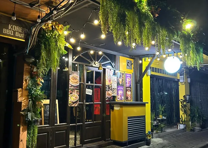 Lesbase Female 8-bed 旅馆 *